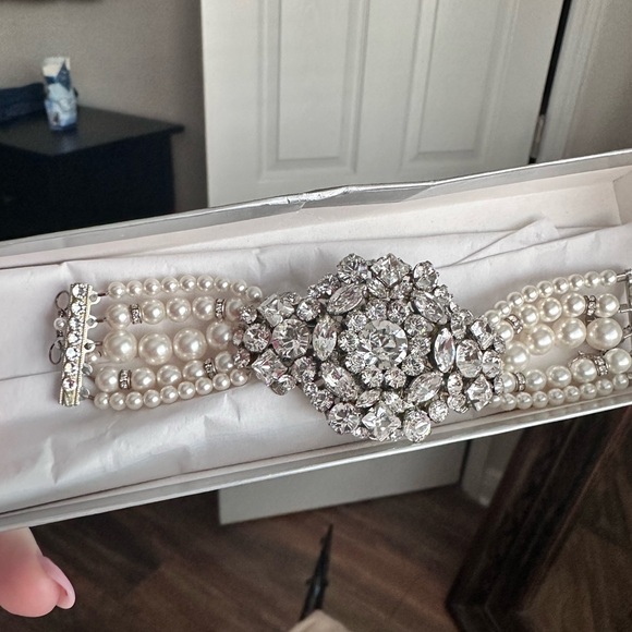 Haute bridal couture 5 string pearl bracelet /NWOT - Picture 3 of 5